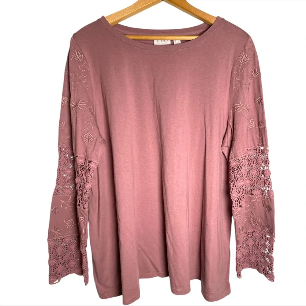 Logo by Lori Goldstein mauve embroidered sleeve top large